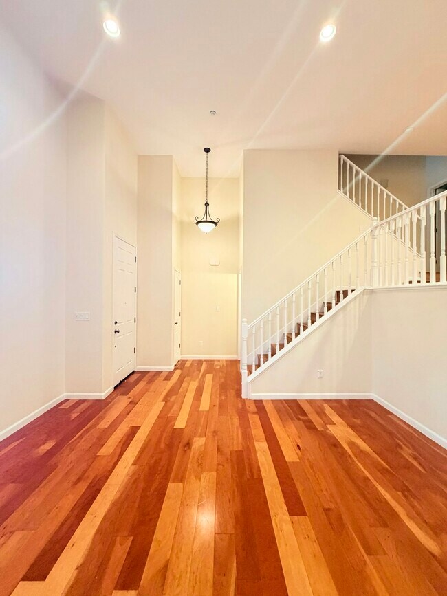 Foto del edificio - 6353 Byron Ln