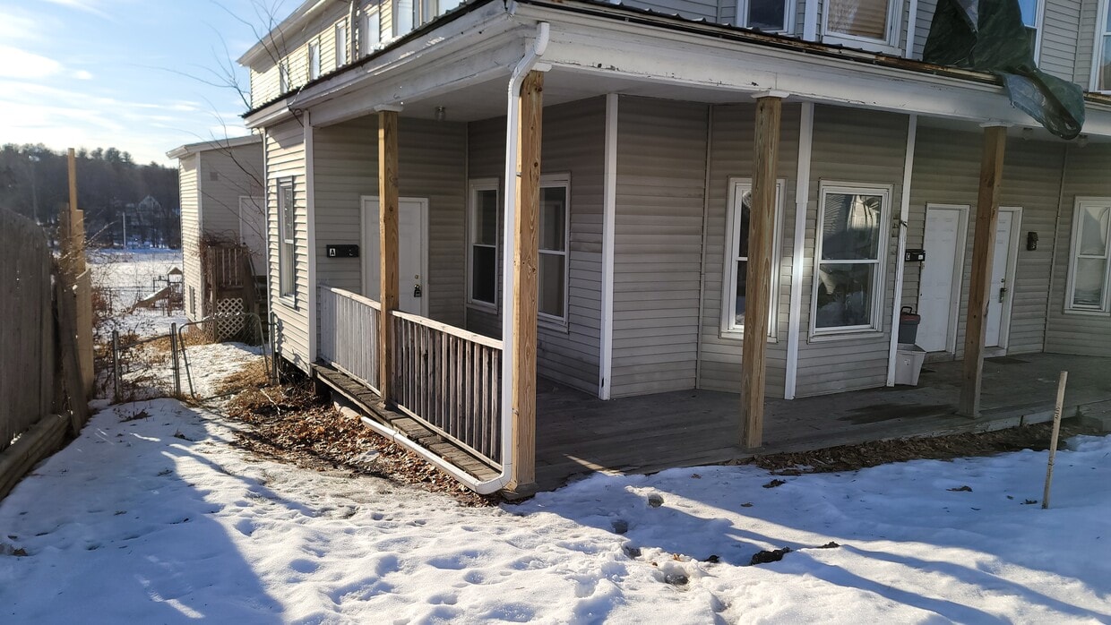 Primary Photo - 31 Shaw St