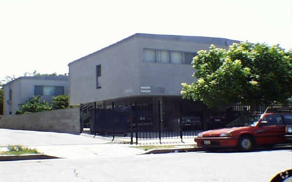 Building Photo - 1218 Tamarind Ave