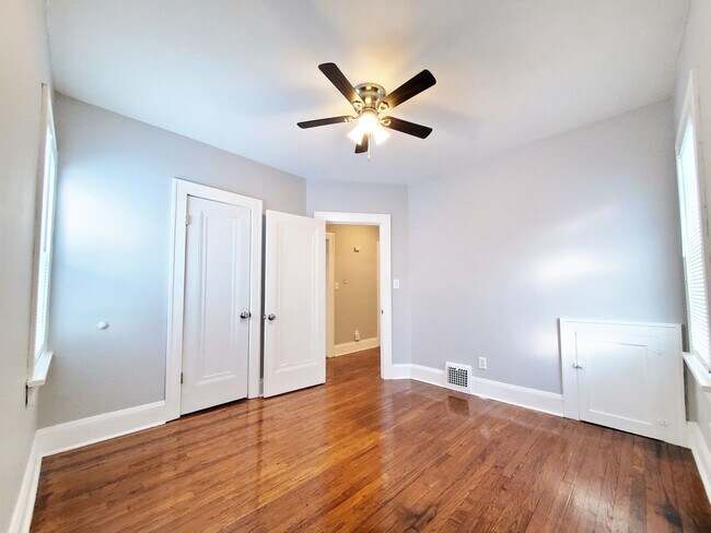 Foto del edificio - 5 Bed - 2 Full Bath Cape Cod for Rent!