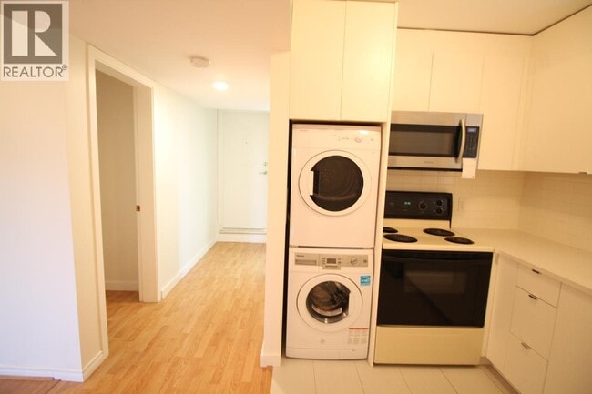 Building Photo - GROUND FLOOR 3950 LILLOOETT STREET
