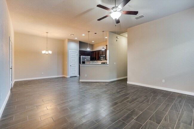 Building Photo - BEAUTIFUL 3 BEDROOM TOWNHOUSE LOCATED IN BASTROP, TEXAS!