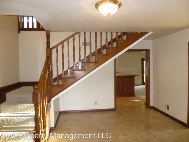 Building Photo - 15 Quail Hollow Dr