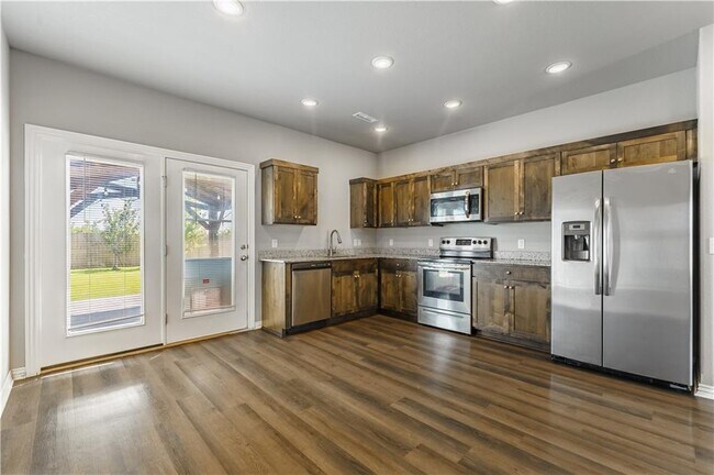 Foto del edificio - 241 Williams ct