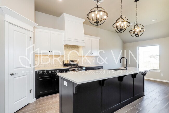 Foto del edificio - NEW CONSTRUCTION Home in Edmond Area!