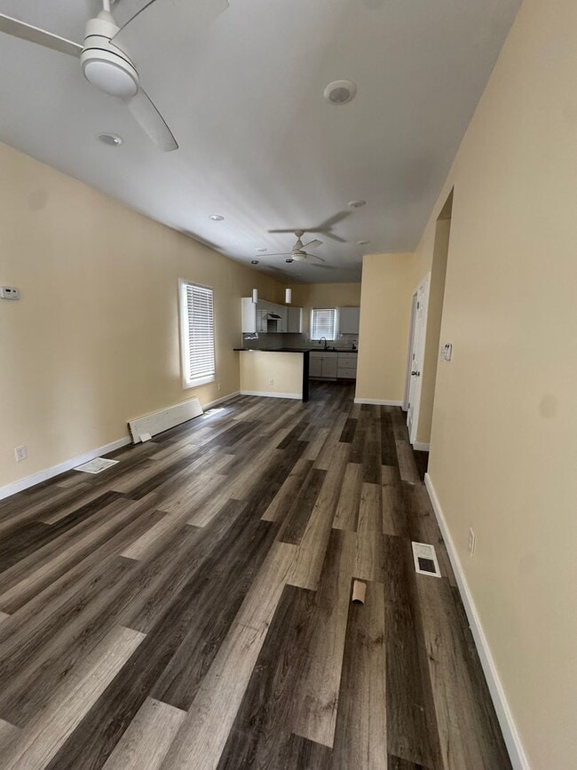 Building Photo - 4 bedroom newly renovated home, Near Downt...