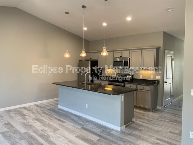 Foto del edificio - 511 Crestone Ave