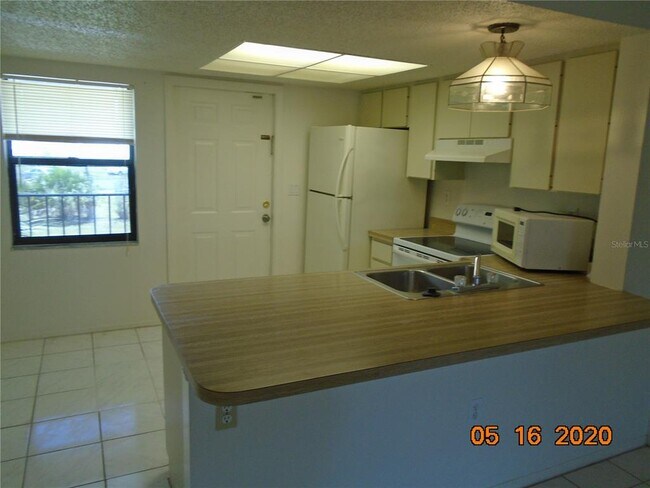 Foto del edificio - 2425 Caring Way