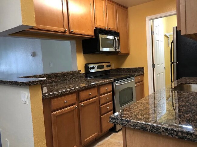 Foto del edificio - 880 E Fremont Ave