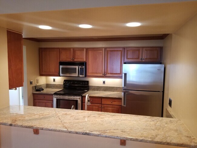 Foto del edificio - Class and Style! 3 Bed, 2 Bath South Hill ...