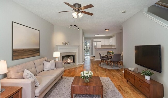 Photo - 708 Flintlock Ct House