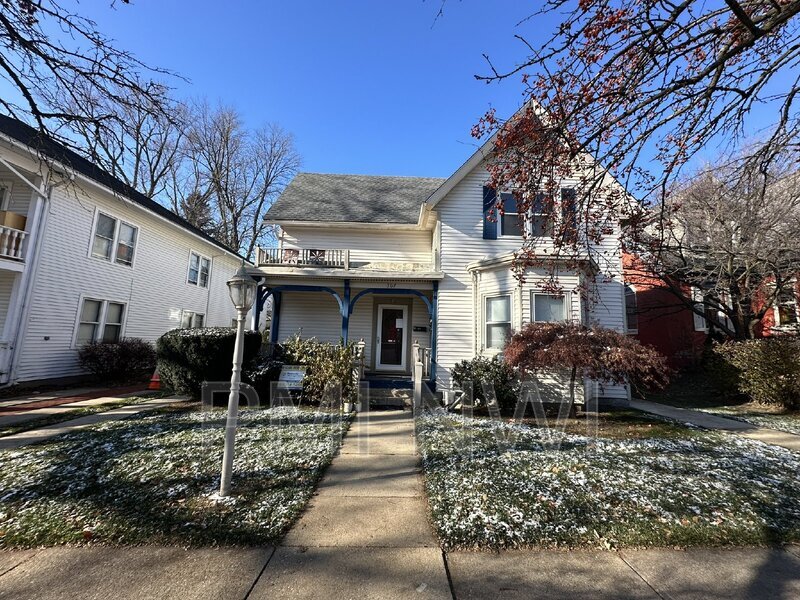 307 Washington St Unit Apt C, Valparaiso, IN 46383 Condo for Rent in