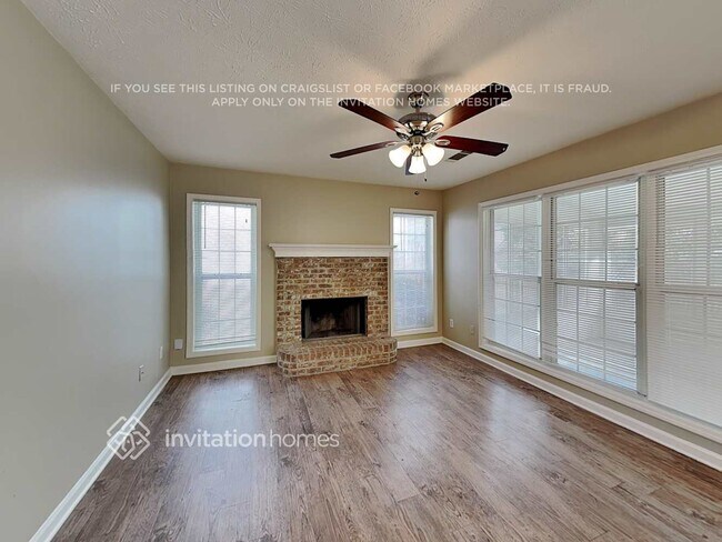 Foto del edificio - 1042 Simon Park Cir