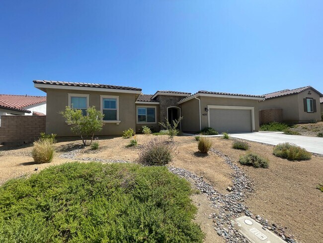 Building Photo - Palmdale 4 Bedroom + 3 Bathroom