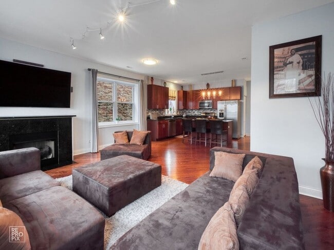 Living Room/Kitchen - 3610 S Ellis Ave