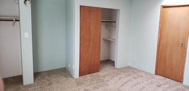 Building Photo - 1212 S 5th Ave #1