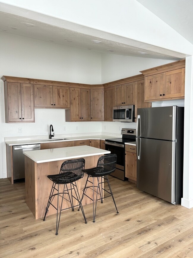 Building Photo - 3396 S 1300 W