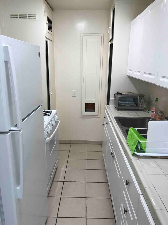 Foto del edificio - 479 Landfair Ave