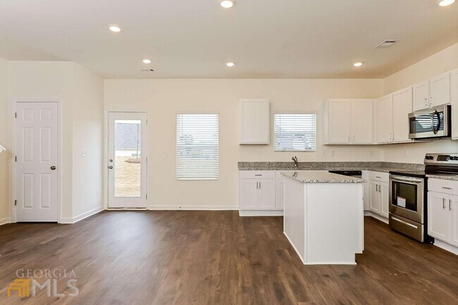 Building Photo - 210 Long Island Dr