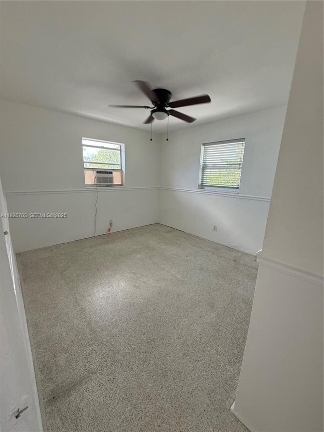 Foto del edificio - 519 SW 27th Ave