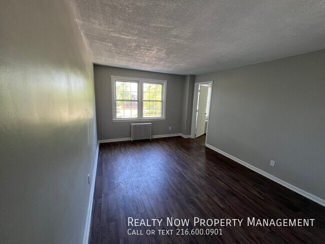 Foto del edificio - 2481 Noble Rd