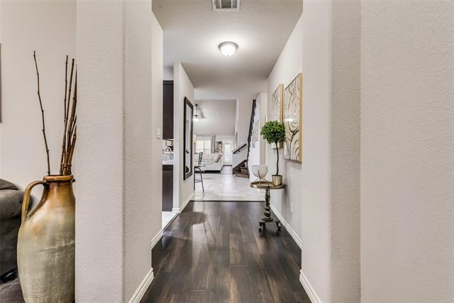 Building Photo - 5631 Mountain Hollow Dr