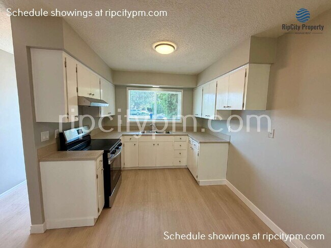 Building Photo - 21723 SE Alder Dr