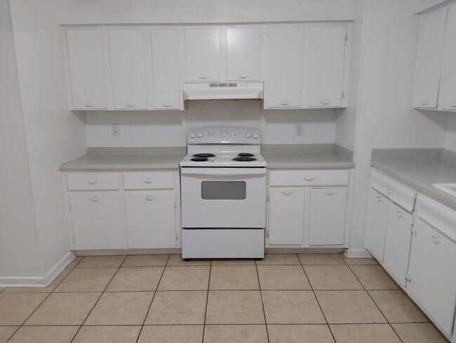 Foto del edificio - 3608 Meadowlark Dr