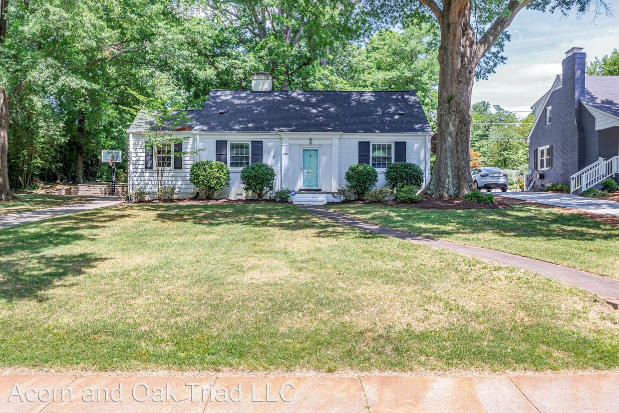 Primary Photo - 3 br, 2 bath House - 220 W Avondale Dr