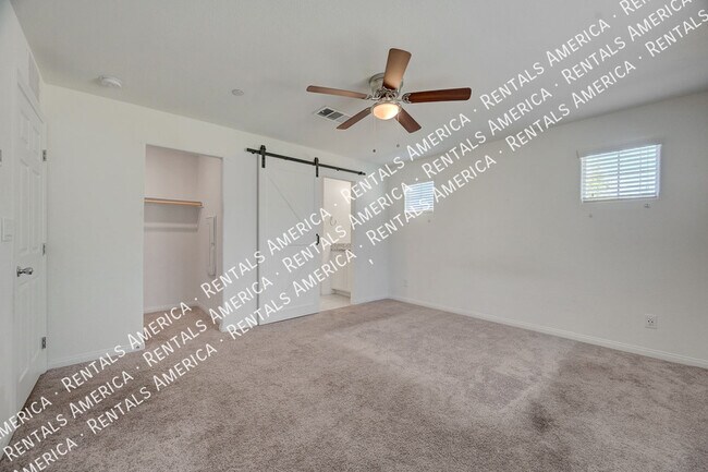 Building Photo - 650 Vetiver Ln