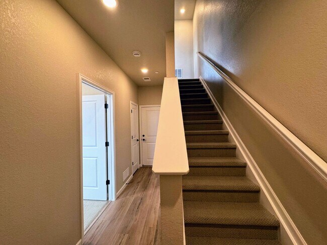 Foto del edificio - 7022 Doncaster Ct