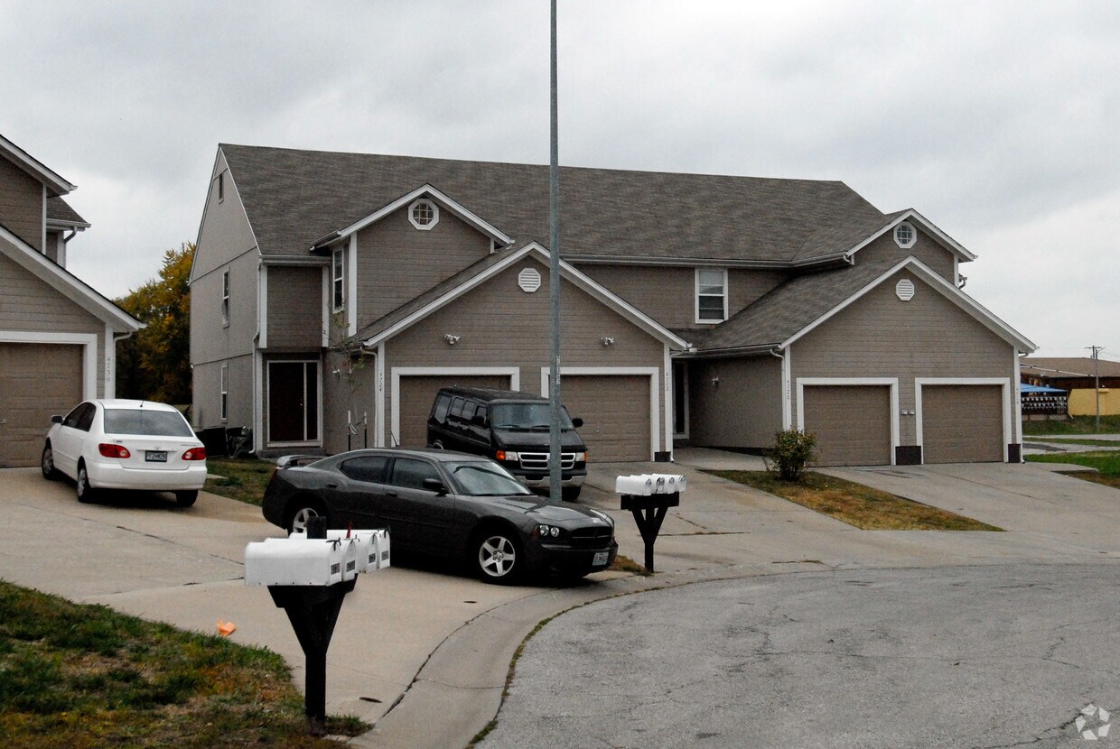 Foto principal - Deer Wood Estates Town Homes