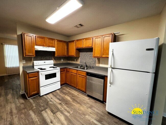 Building Photo - Spacious 3 Bedroom In Crestview!