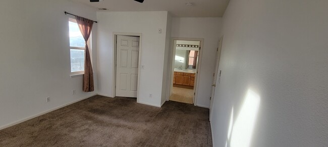 Building Photo - 14353 E 1st Dr