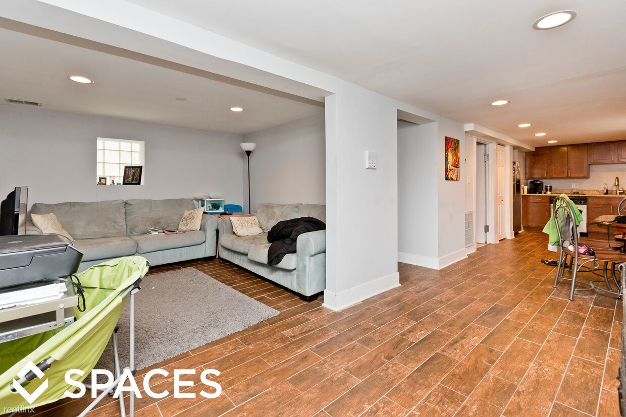 Primary Photo - 1 br, 1 bath Apartment - 1743 West Addison #G