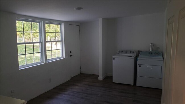 Foto del edificio - 104 Florence Dr