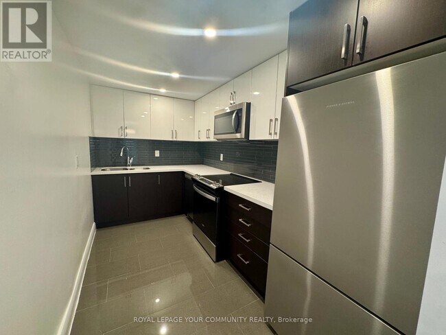 Photo du bâtiment - 201 Sherbourne St