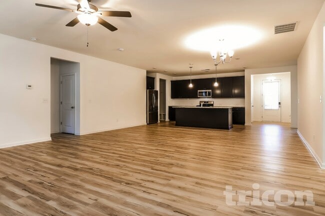 Foto del edificio - 173 Everett Sq