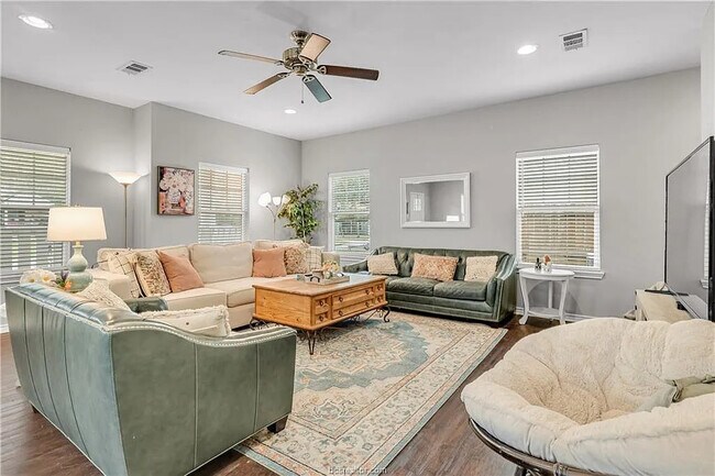 Foto del edificio - 410 Montclair Ave