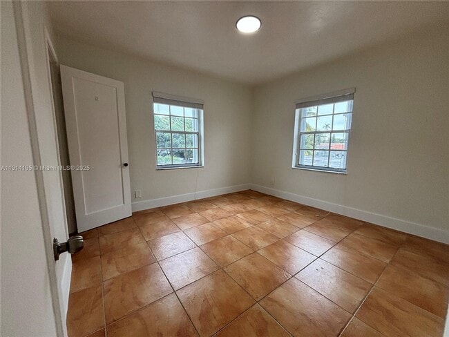 Foto del edificio - 111 SW 31st Ct