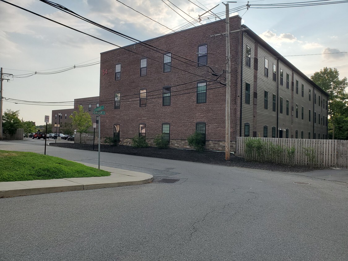 Beacon Falls Lofts at 50 Leonard Apartments Beacon, NY