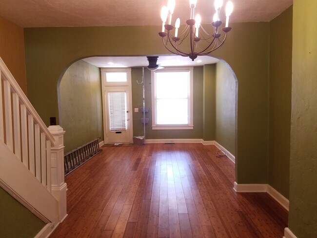 Foto del edificio - Charming 2 Bedroom w/ Den Townhome in Wash...