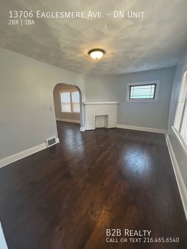 Foto del edificio - "Charming 2 Bed, 1 Bath Haven: Your Perfec...