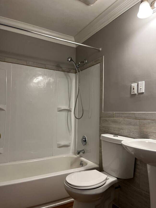 Foto del edificio - 22824 Mac Arthur Blvd