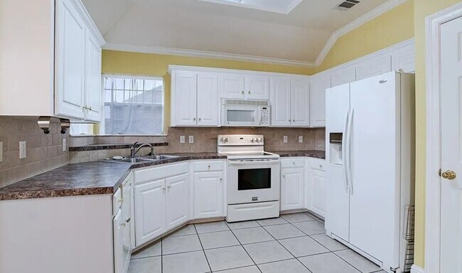 Foto del edificio - 5751 Gold Crest Dr