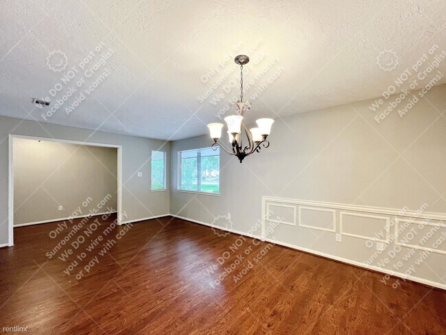 Building Photo - 3 br, 2 bath House - 2 Columbia St