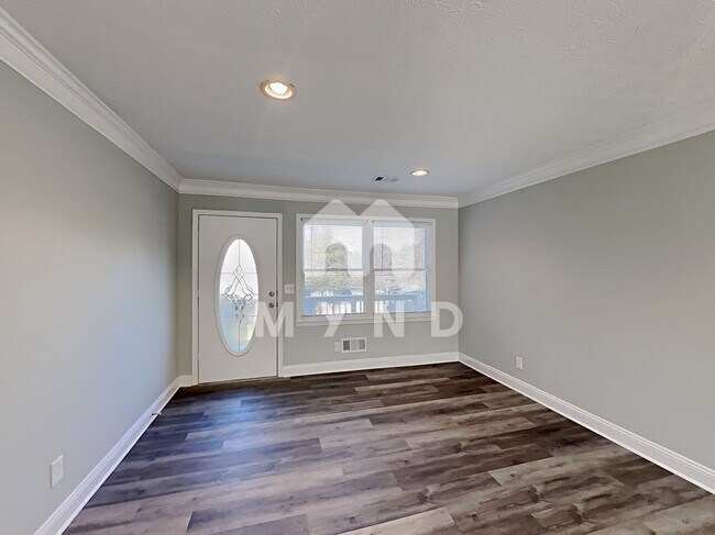 Foto del edificio - 8156 Sweetwater St