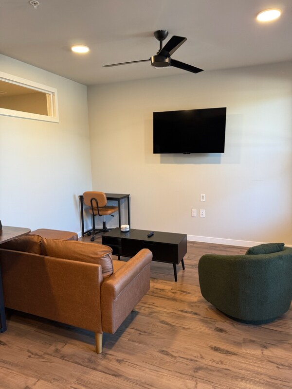 Foto del edificio - 4510 Terry-O Ln