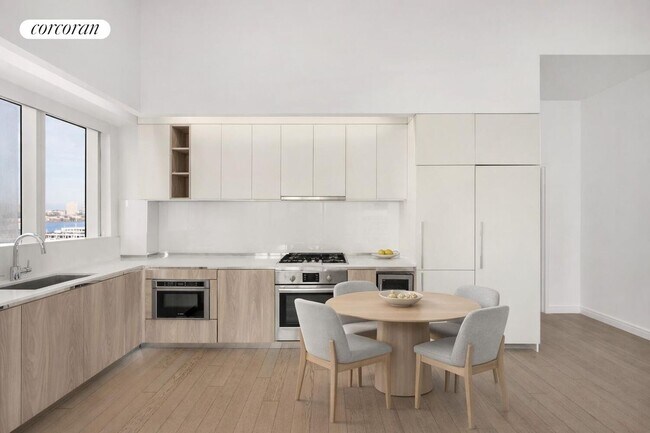 Foto del edificio - 555 W 43rd St