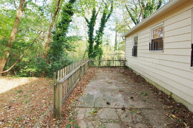 Foto del edificio - 892 Midway St SE